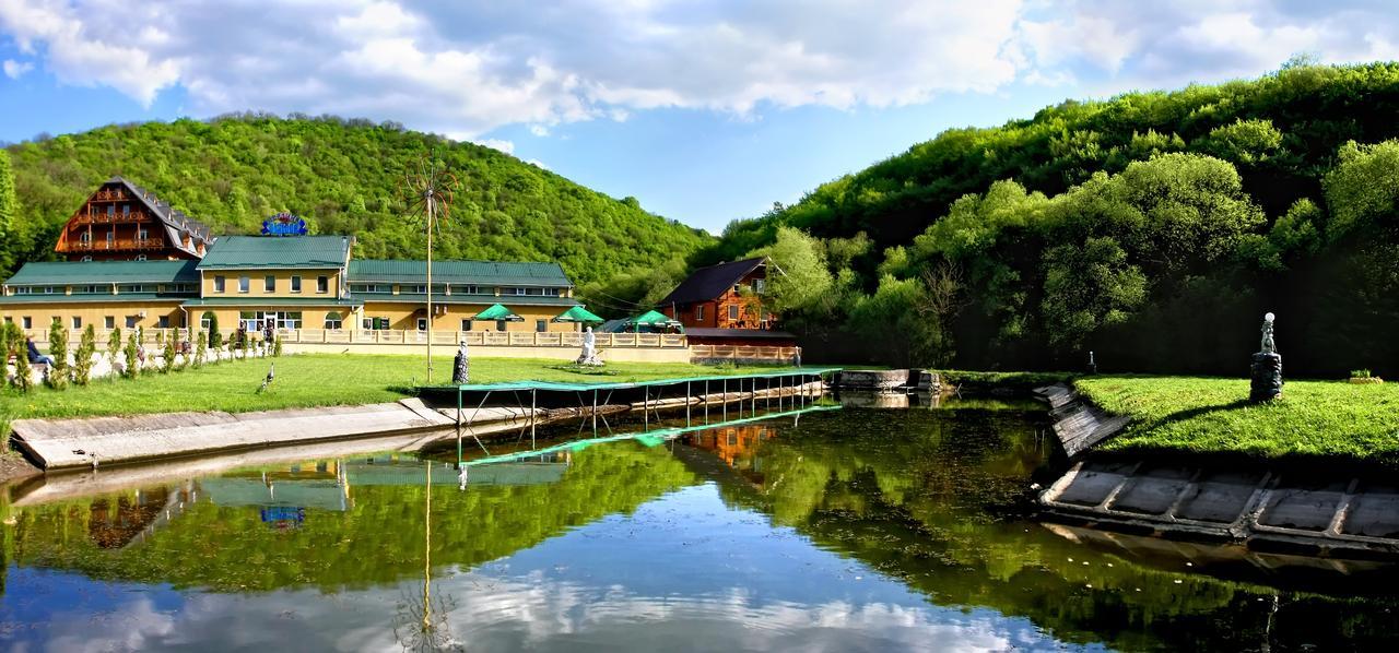 Perlyna Podillyа Hotel Satanov Exterior photo