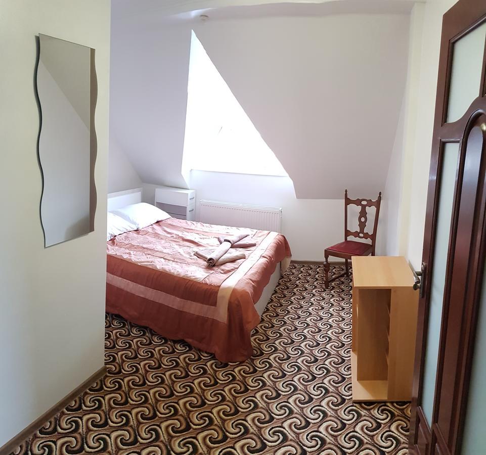 Perlyna Podillyа Hotel Satanov Exterior photo